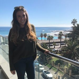 Meet your Posher, Danielle